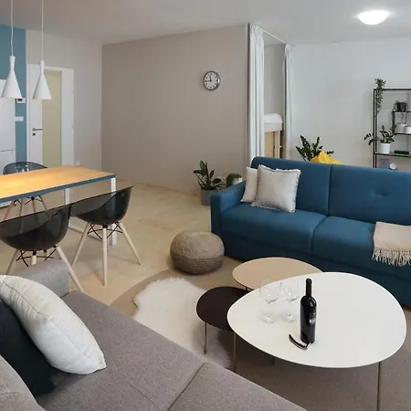 Omega Apartment *