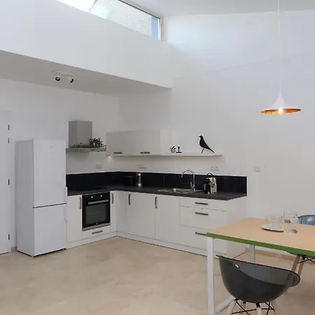 Omega Apartment *